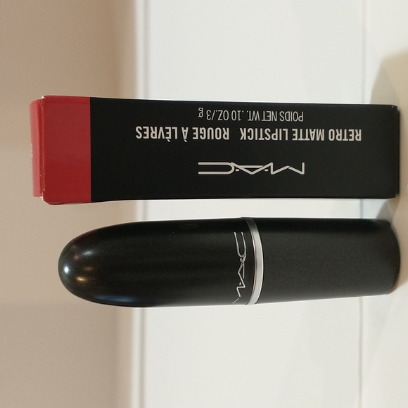 ๐ MAC Retro Matte Lipstick Color "Relentlessly Red" ๐ Host Pick! - Picture 2 of 5